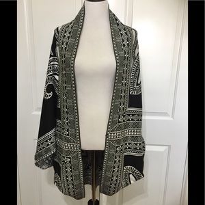 White Sweater Wrapponcho 